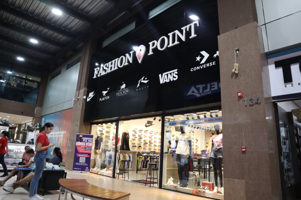  - Shopping Del Este